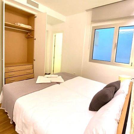 Magnificent Double Bedroom Apartment At Santa Cruz Sevilla Buitenkant foto