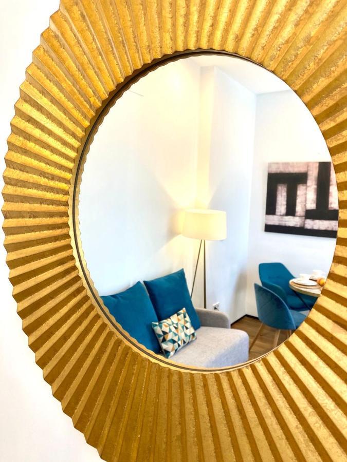 Magnificent Double Bedroom Apartment At Santa Cruz Sevilla Buitenkant foto