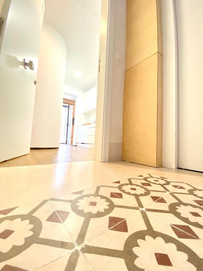 Magnificent Double Bedroom Apartment At Santa Cruz Sevilla Buitenkant foto