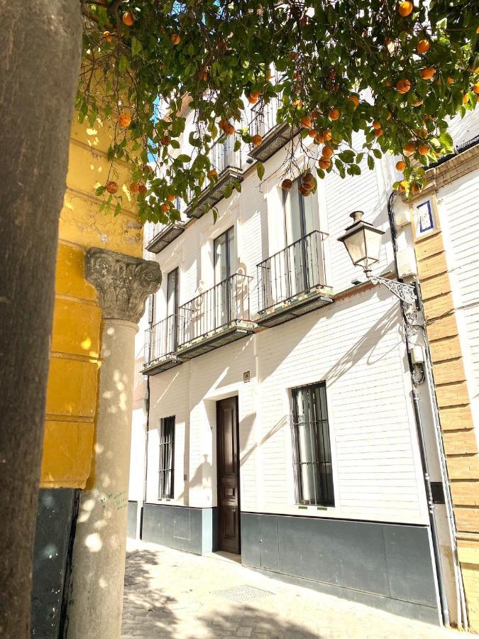 Magnificent Double Bedroom Apartment At Santa Cruz Sevilla Buitenkant foto