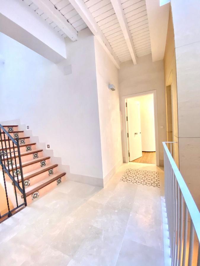 Magnificent Double Bedroom Apartment At Santa Cruz Sevilla Buitenkant foto