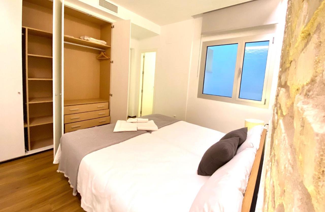 Magnificent Double Bedroom Apartment At Santa Cruz Sevilla Buitenkant foto